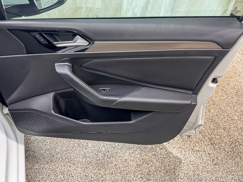 2021 VOLKSWAGEN JETTA - Image 27