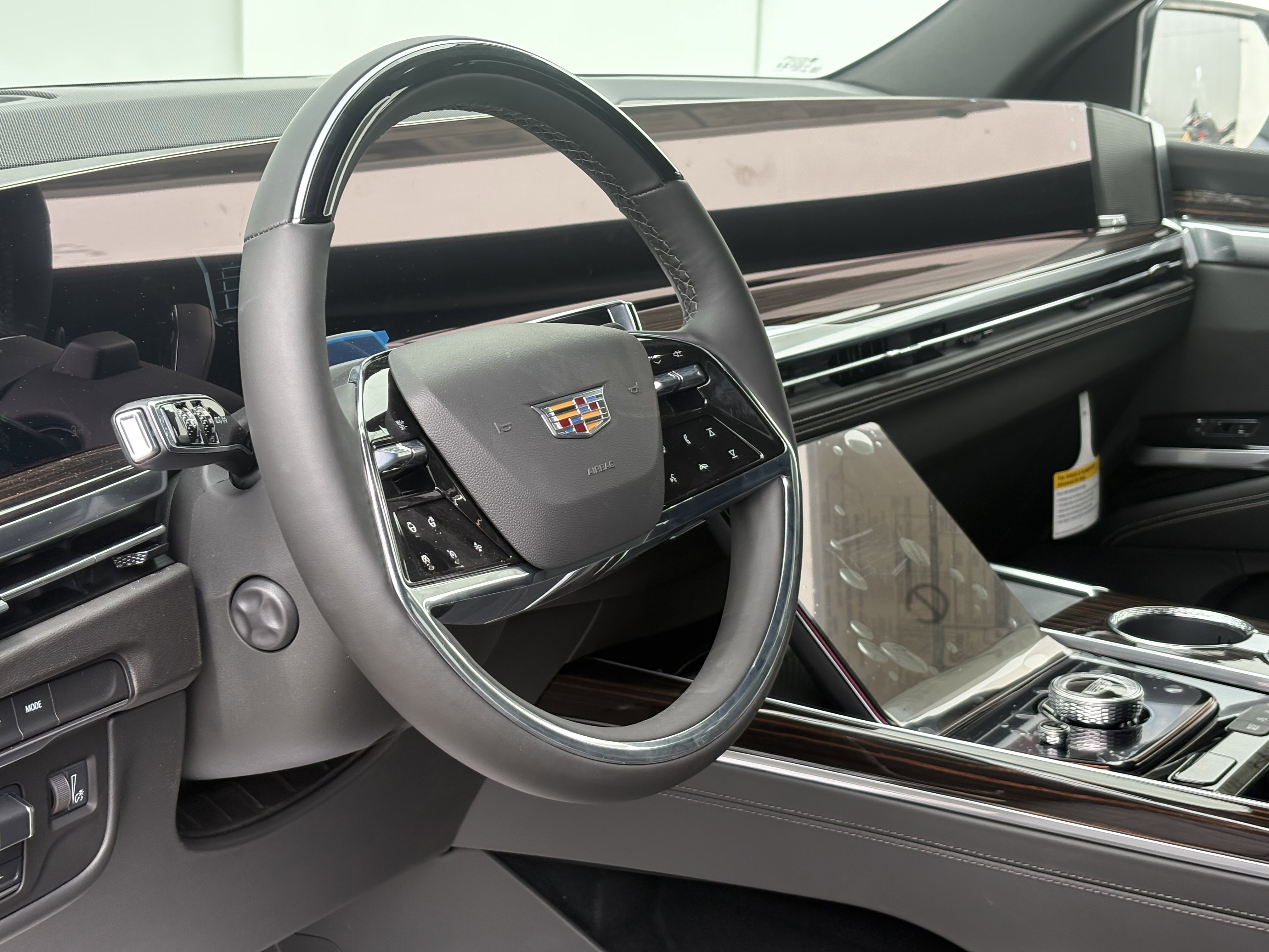 2025 Cadillac Escalade ESV Premium Luxury photo 3