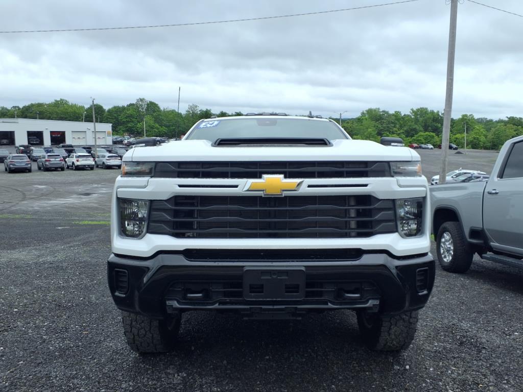 2024 Chevrolet Silverado 2500HD Custom photo 2