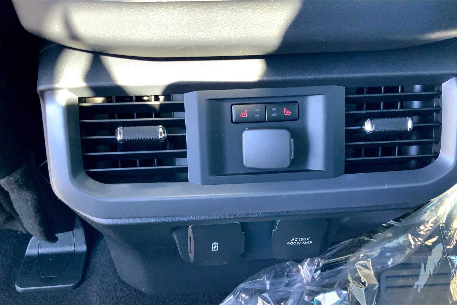 2025 Ford F-150 Lariat photo 16