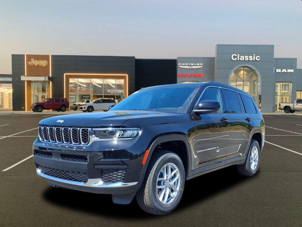 2025 Jeep Grand Cherokee L Laredo's photo