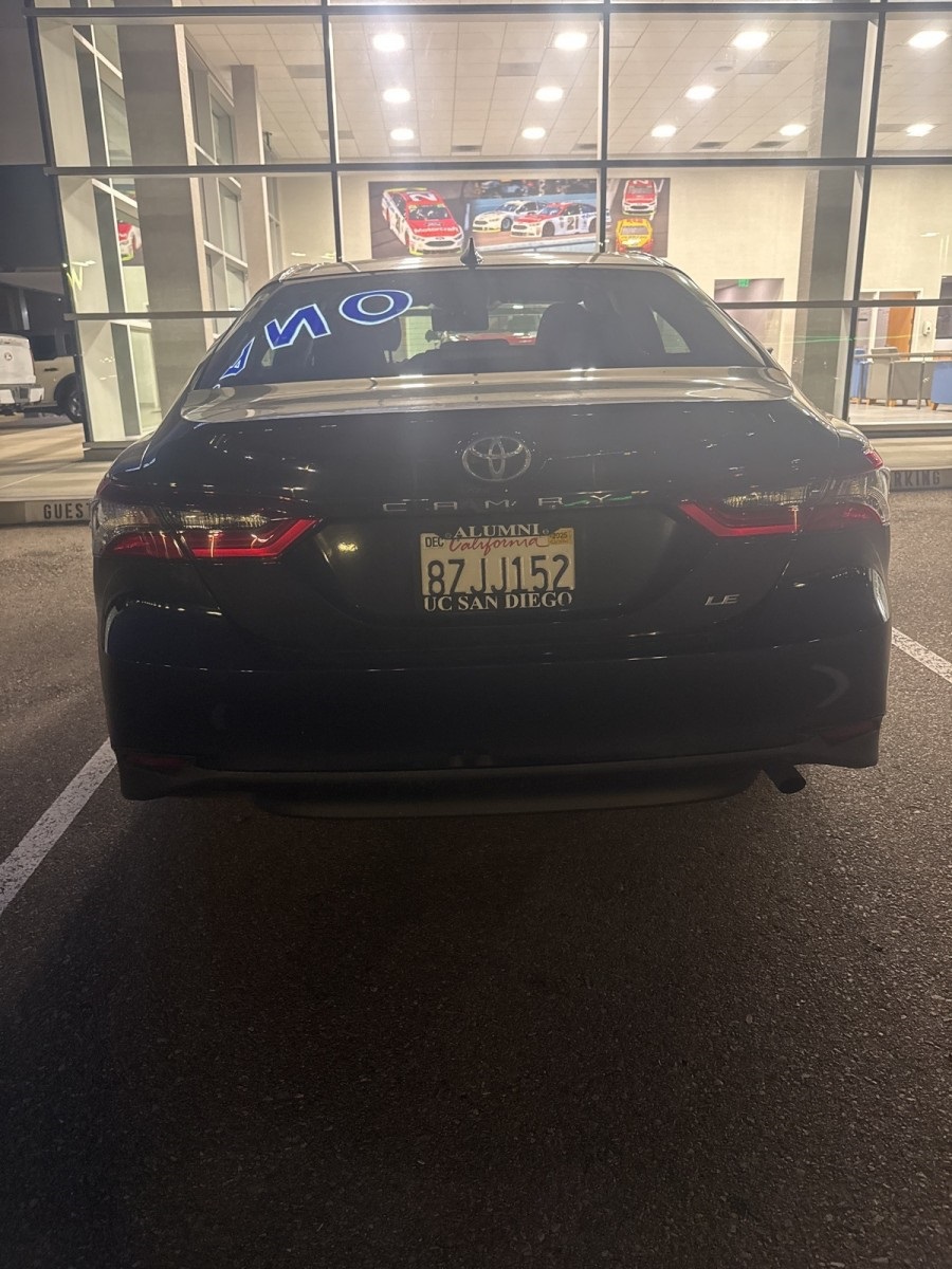 2022 Toyota Camry LE photo 4