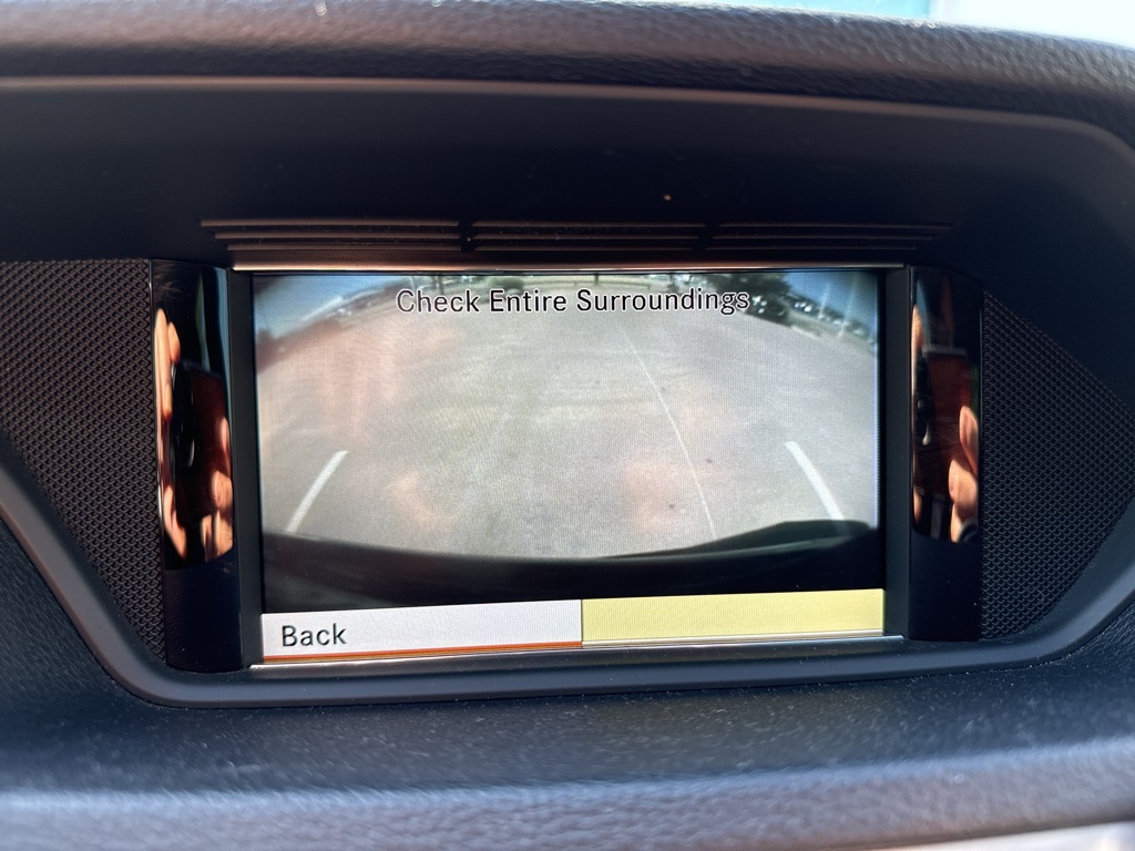 2010 Mercedes Benz E photo 10