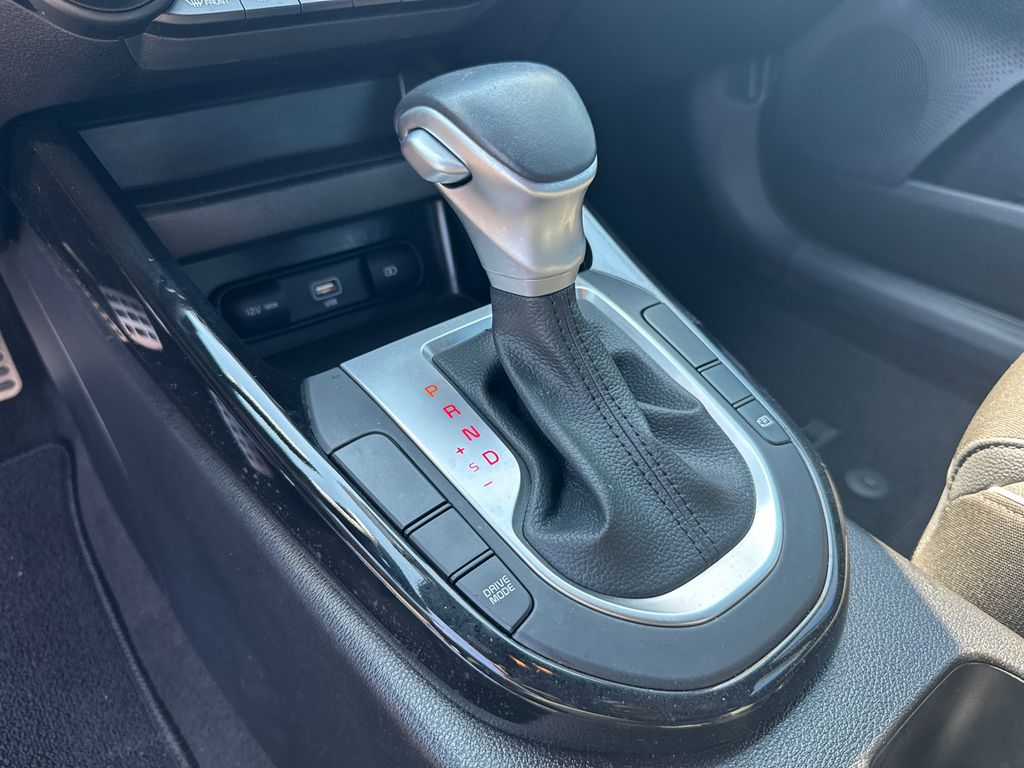 2024 Kia Forte GT-Line photo 27
