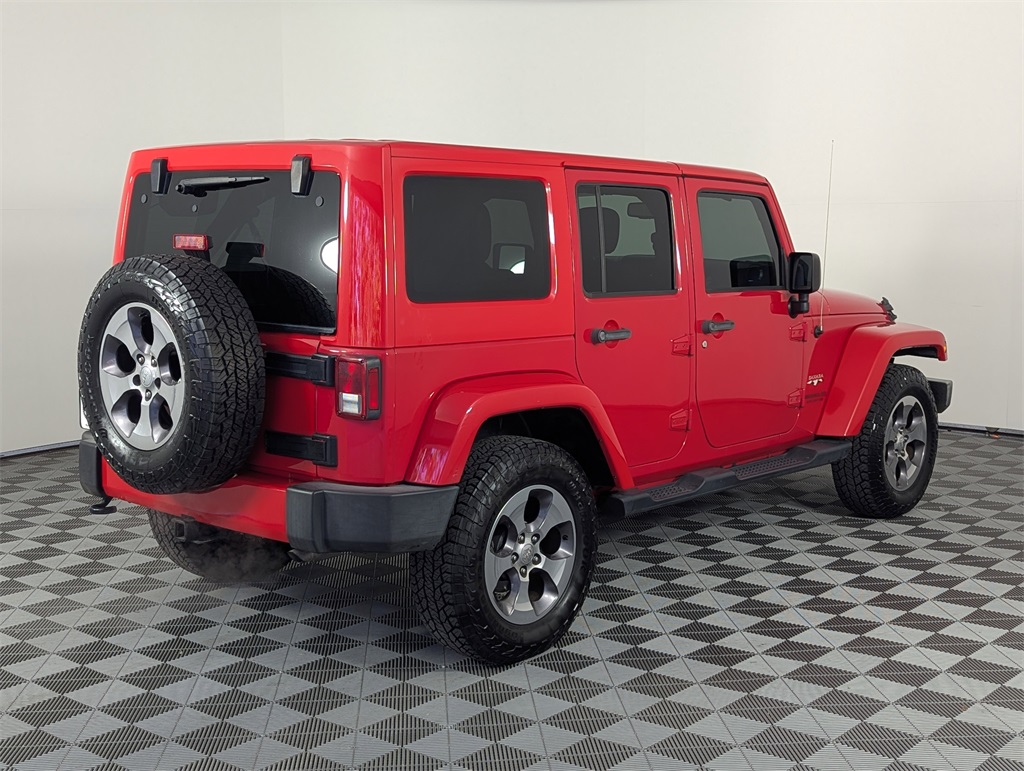 2016 Jeep Wrangler Unlimited Sahara photo 4