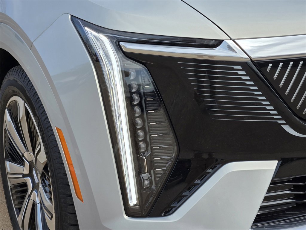 2025 Cadillac Escalade IQ Luxury photo 9