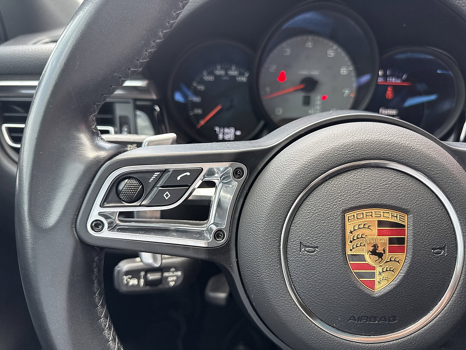 2021 Porsche Macan S photo 21