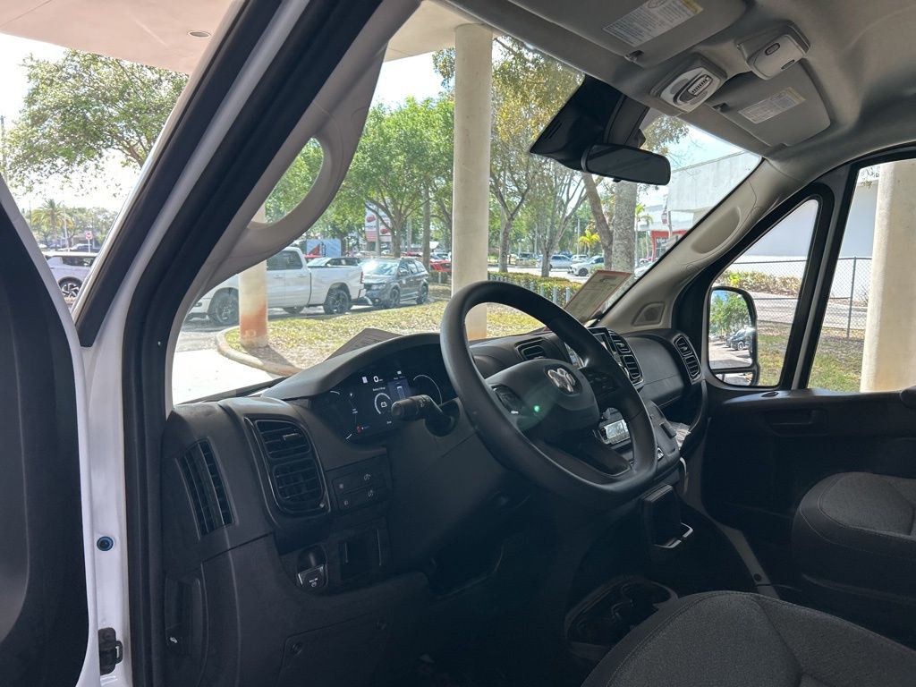 2023 Ram ProMaster 3500 Window Van photo 2