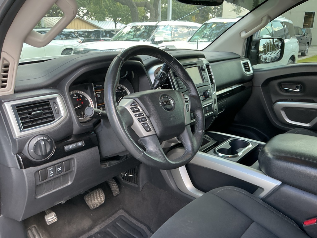2019 Nissan Titan SV photo 21