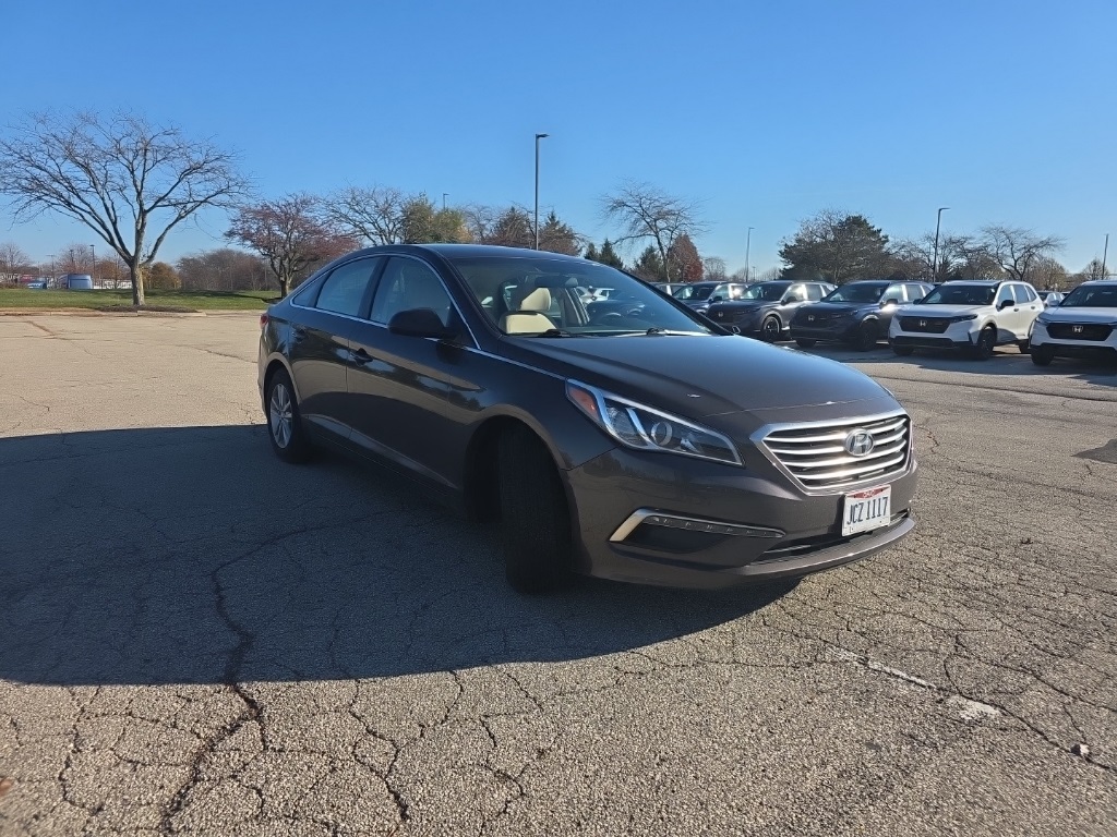 2015 Hyundai Sonata SE photo 2