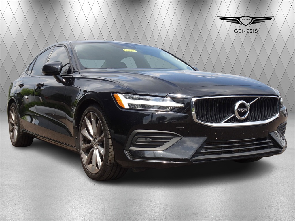 2019 Volvo S60 T6 Momentum AWD photo 6