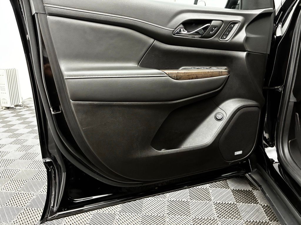 2023 Gmc Acadia Denali photo 9
