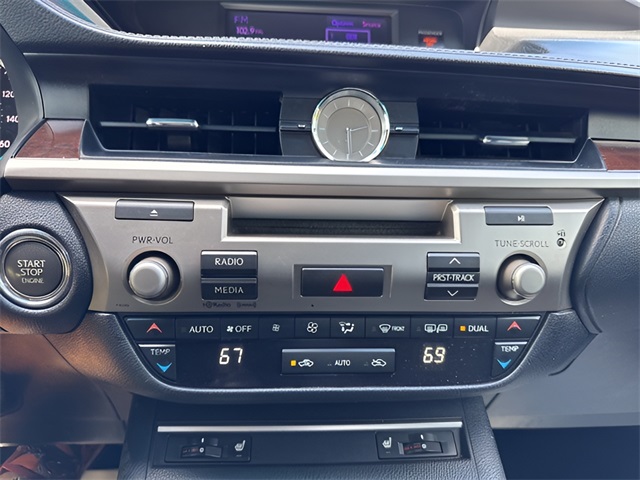 2013 Lexus ES 350 photo 27