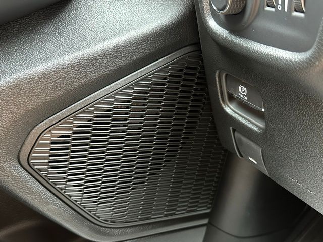 2025 Jeep Grand Cherokee Limited photo 16