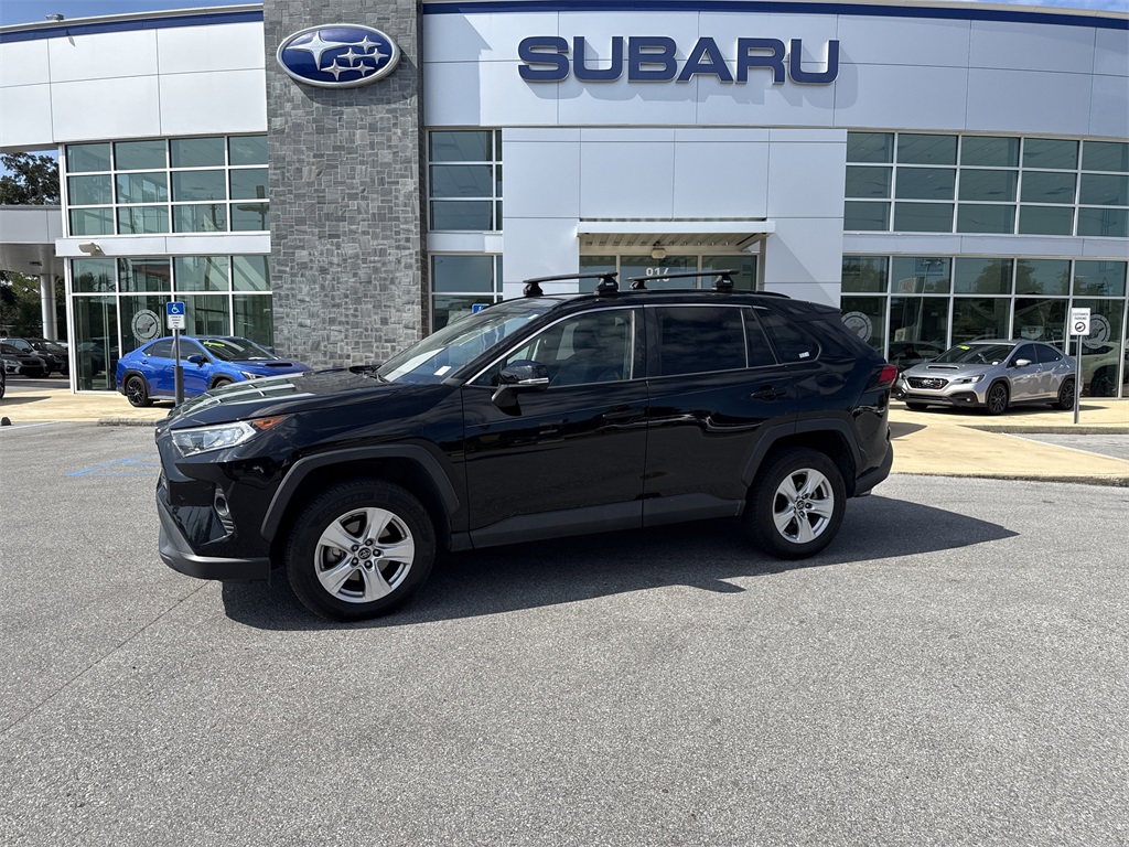 2019 Toyota RAV4 XLE photo 3