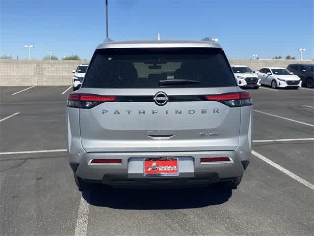 2025 Nissan Pathfinder SL photo 4