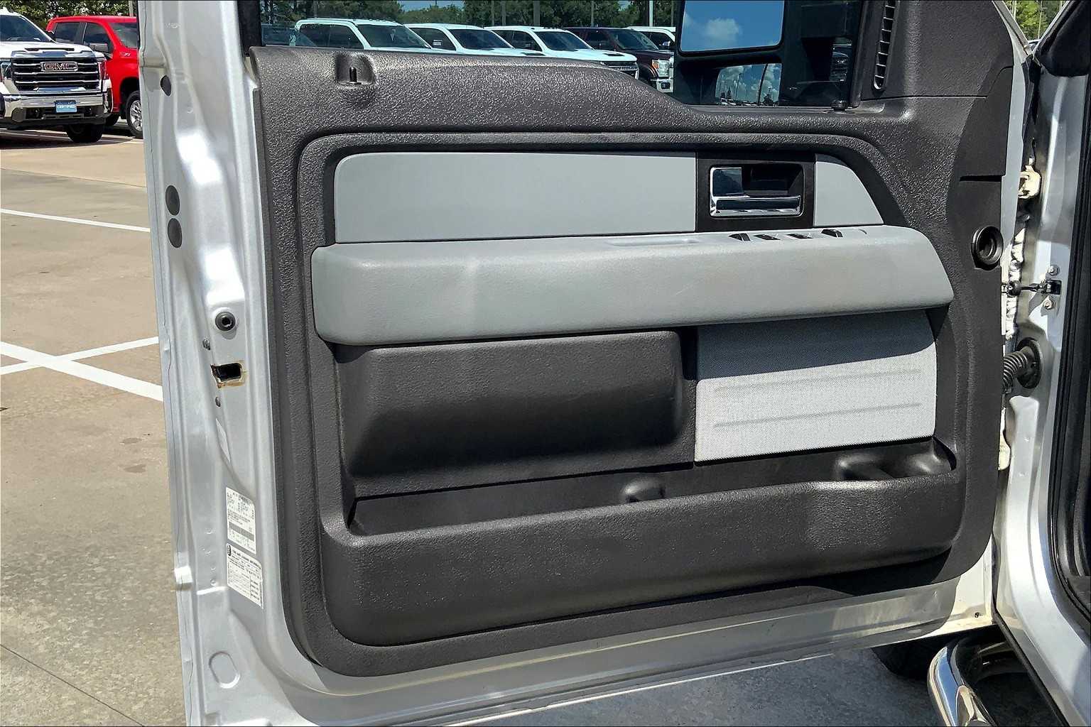 2013 Ford F-150 XLT photo 19