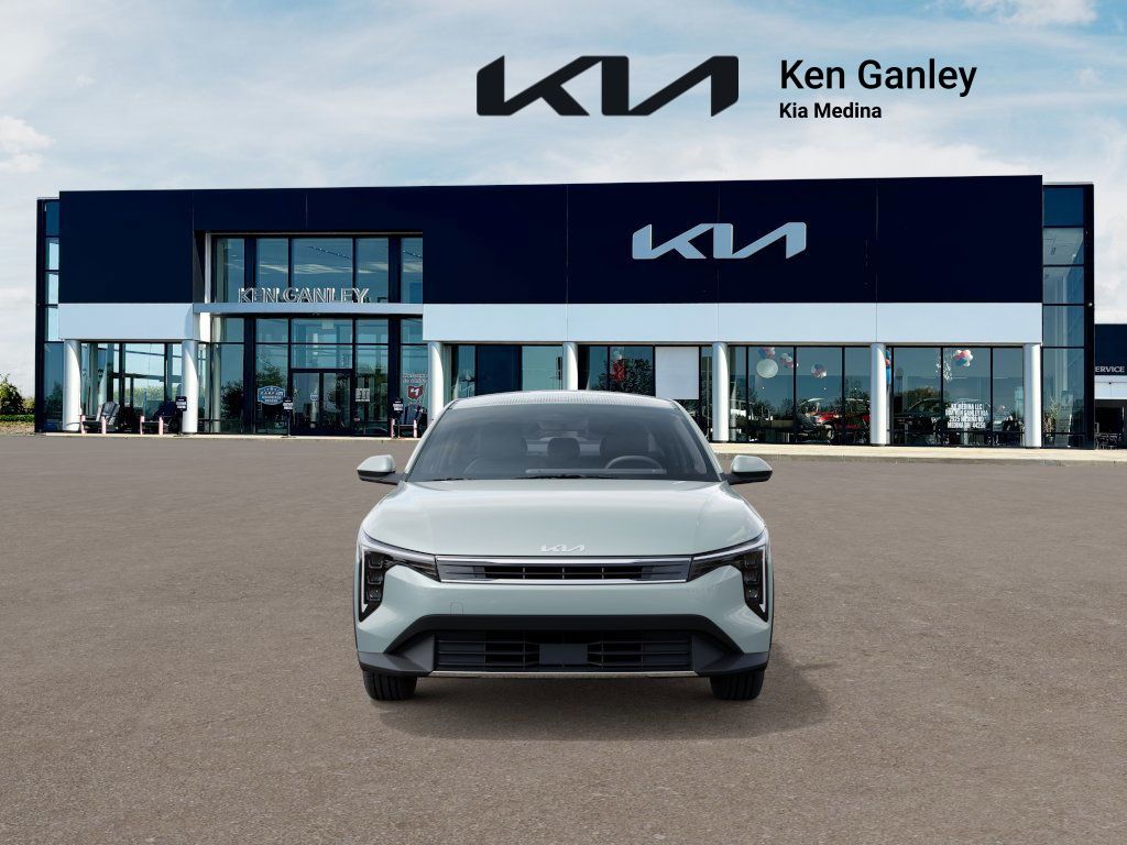 2025 Kia K4 EX photo 2