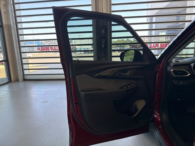 Used 2022  Chevrolet LT image 8