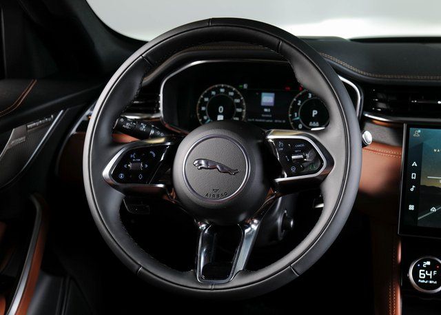 2026 Jaguar F-PACE P250 R-Dynamic S photo 10