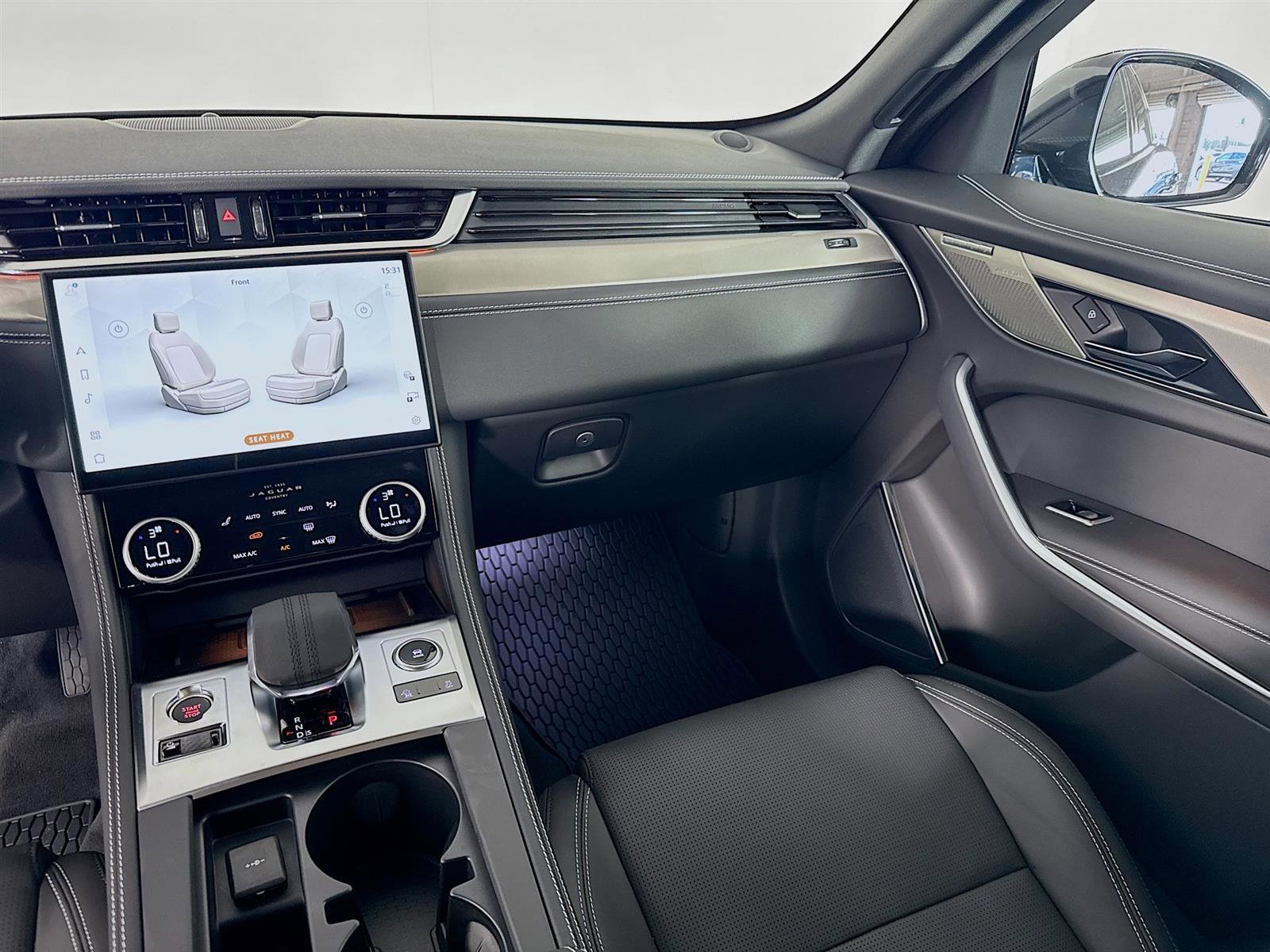 2026 Jaguar F-PACE P250 R-Dynamic S photo 25