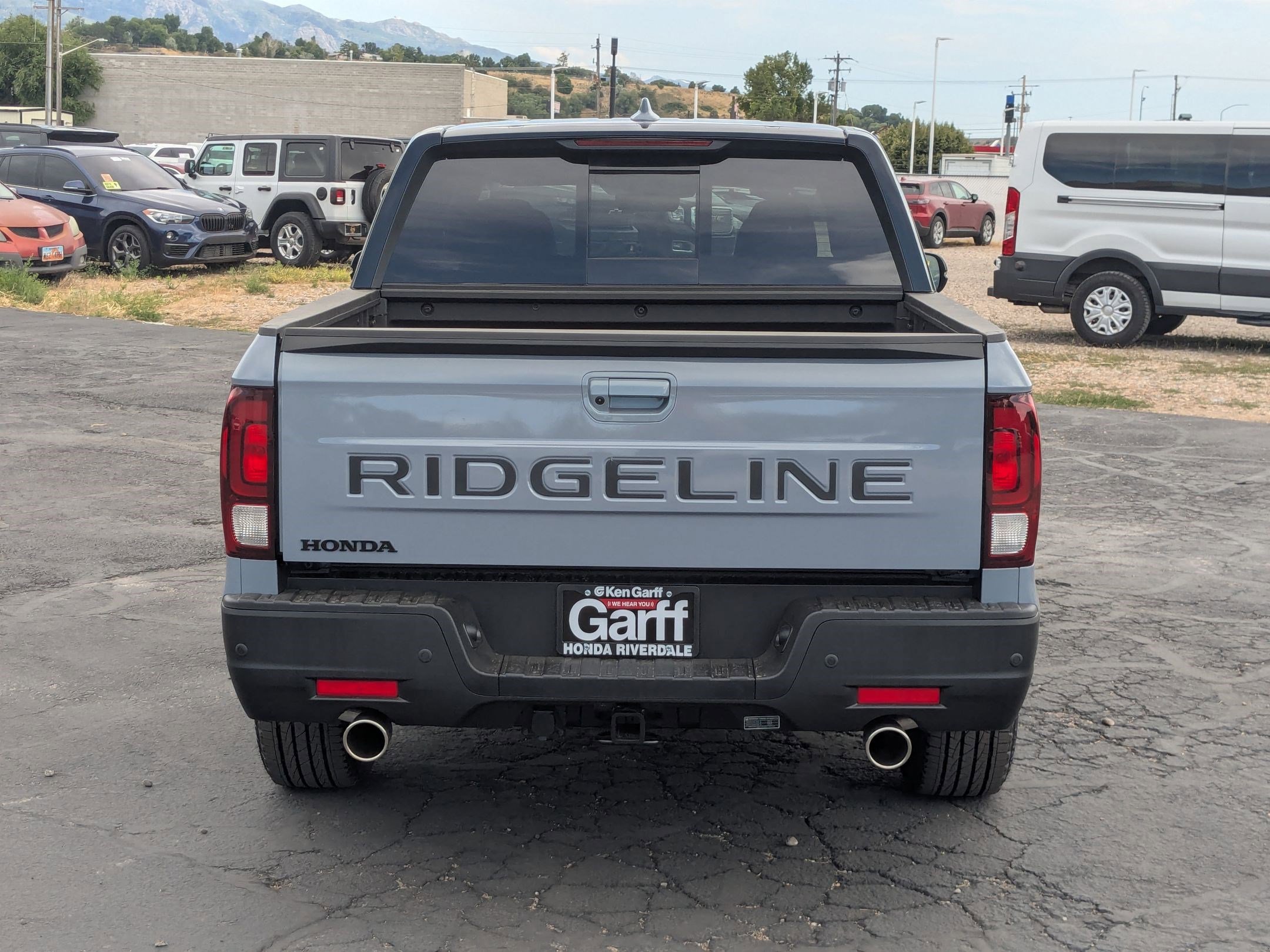 2025 Honda Ridgeline Black Edition photo 4