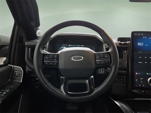 2023 Ford F-150 Lightning Platinum photo 12
