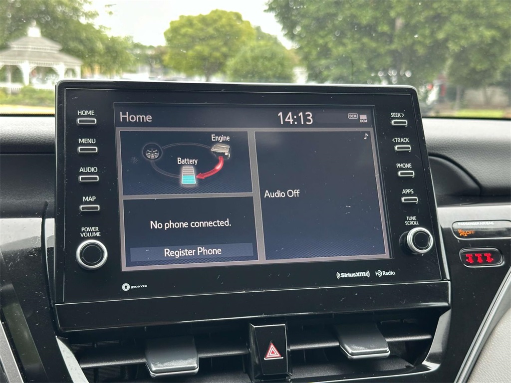 2022 Toyota Camry Hybrid XLE photo 3
