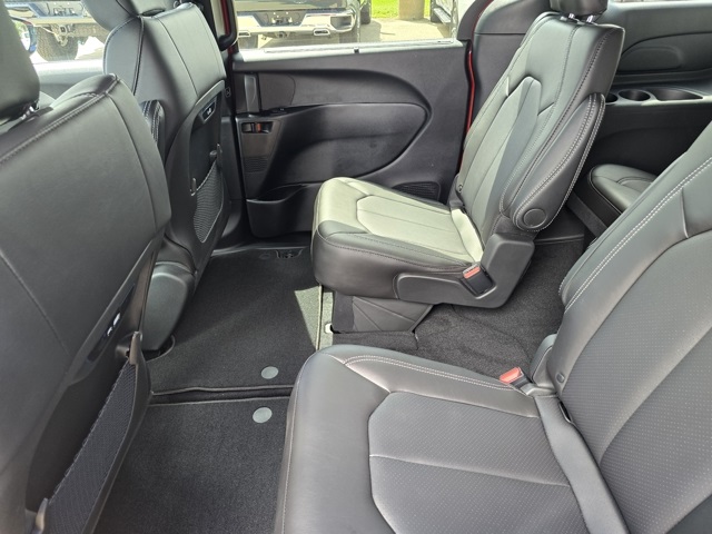 2026 Chrysler Pacifica photo 20