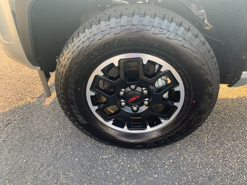 2025 Toyota Tacoma TRD Off-Road Double Cab photo 29