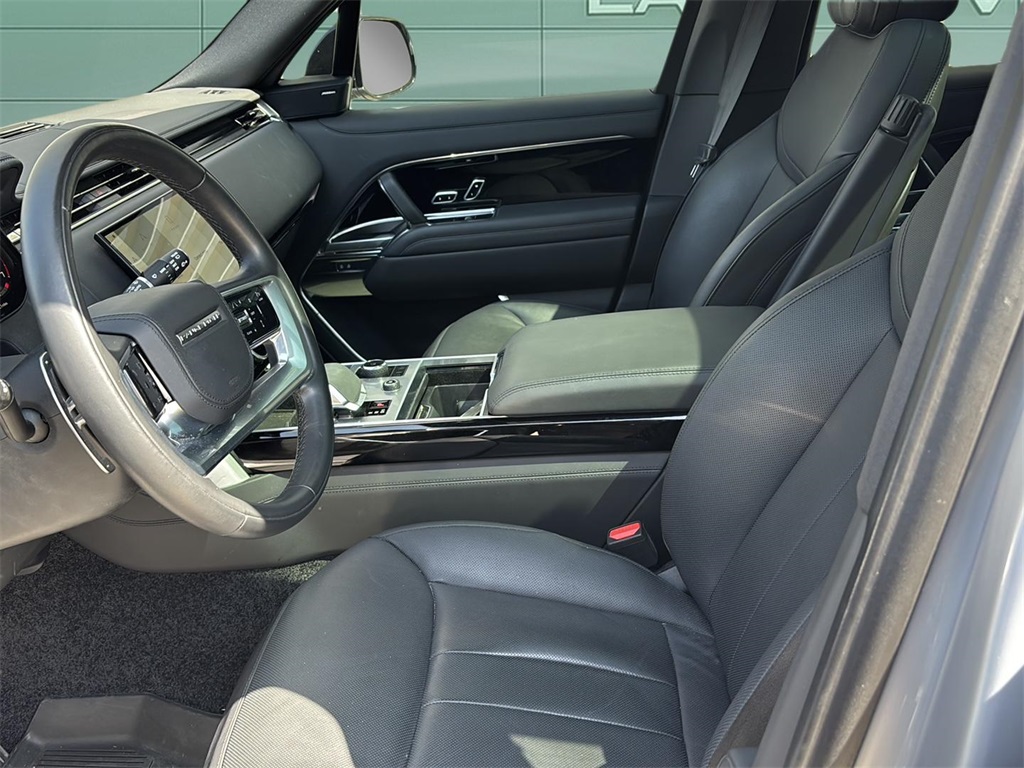 2023 Land Rover Range Rover SE photo 14