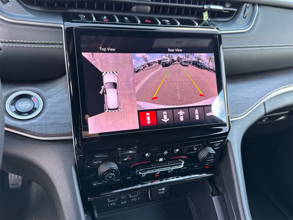 2025 Jeep Grand Cherokee Limited photo 24