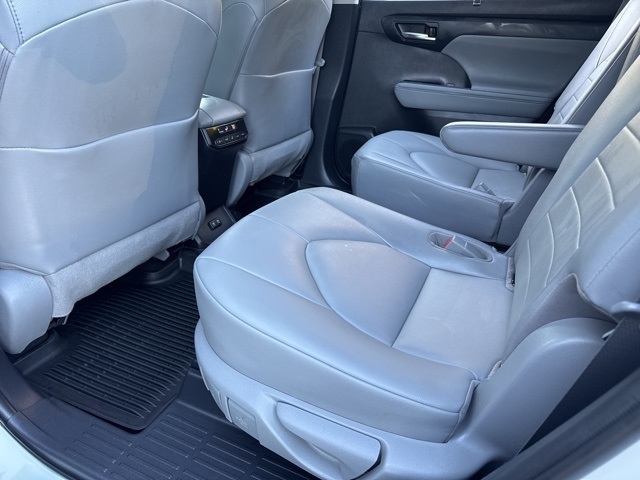 2020 Toyota Highlander XLE photo 19