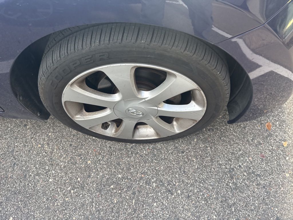 2013 Hyundai Elantra Limited photo 2