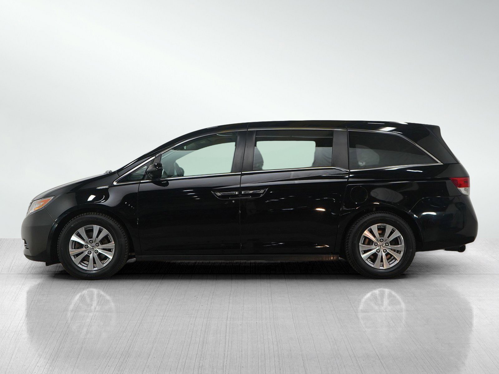Used 2015 Honda Odyssey EX-L with VIN 5FNRL5H66FB087708 for sale in Burnsville, Minnesota