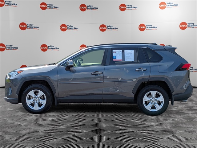 2020 Toyota RAV4 XLE photo 8