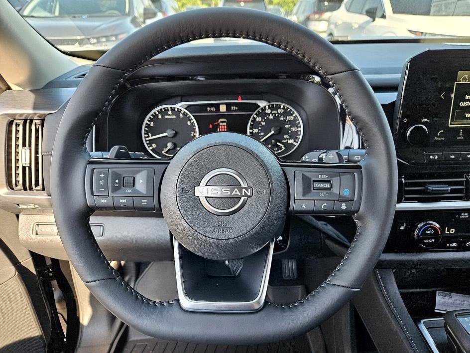 2025 Nissan Pathfinder SL photo 24