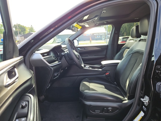 2024 Jeep Grand Cherokee Altitude X photo 19