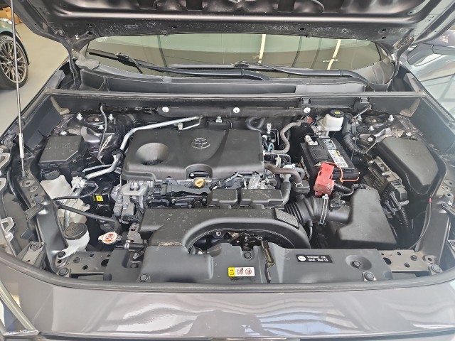 Used 2019 GRAY Toyota XLE image 20