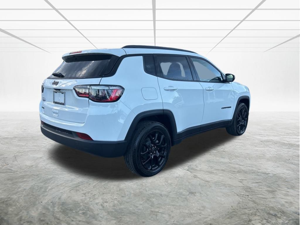 2025 Jeep Compass Latitude photo 4