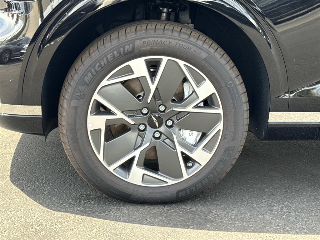 2026 Genesis Electrified GV70 Advanced photo 10