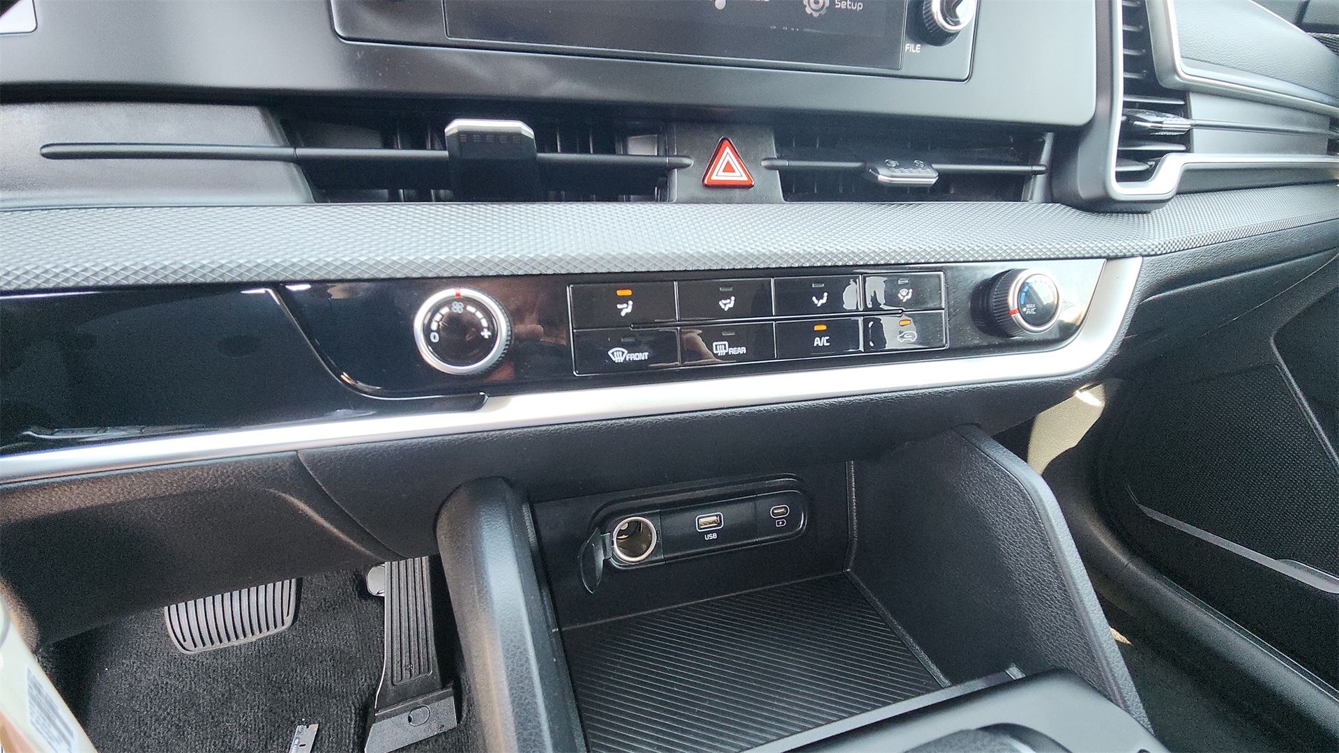 2024 Kia Sportage LX photo 16