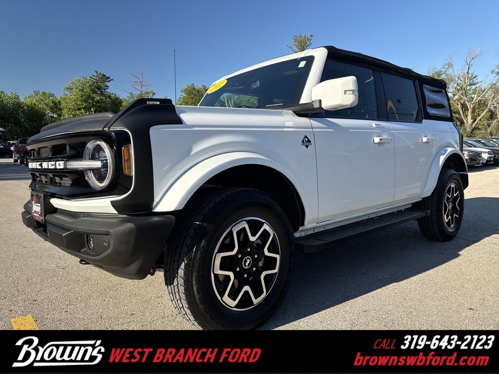 2022 Ford Bronco 4-Door Outer Banks's photo