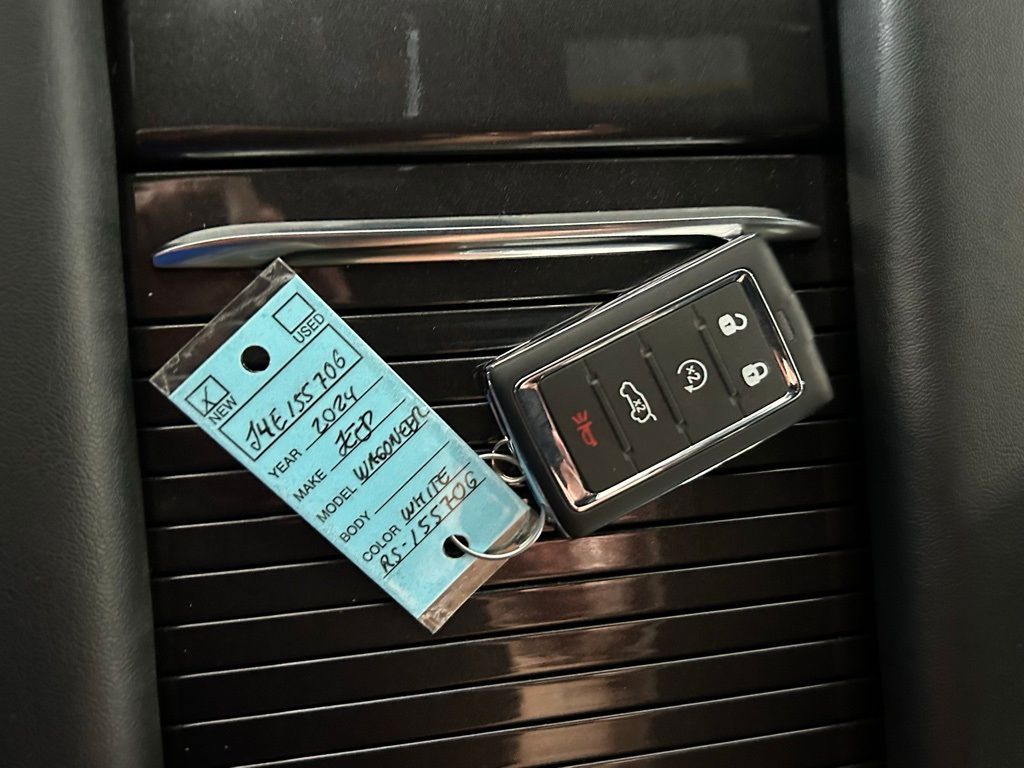 2024 Jeep Wagoneer Base photo 45