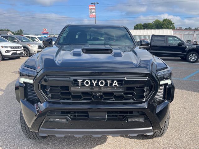 2025 Toyota Tacoma TRD Pro 4x4 photo 2