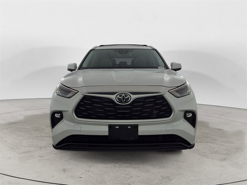 2022 Toyota Highlander XLE photo 8