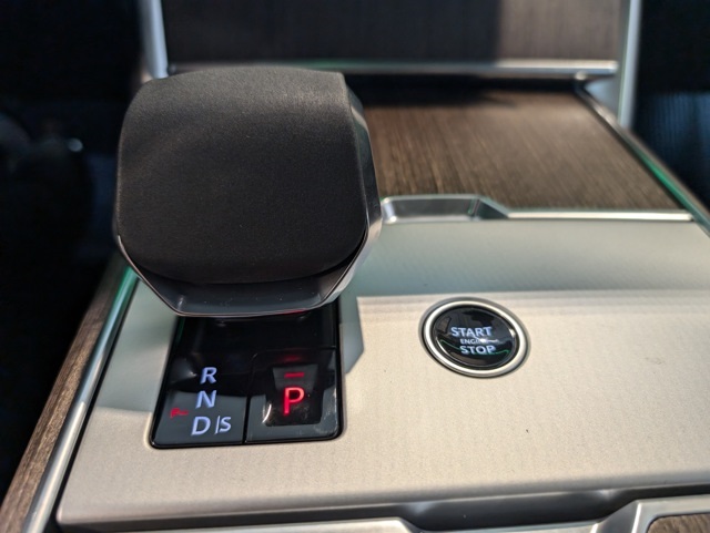 2025 Land Rover Range Rover SE photo 22