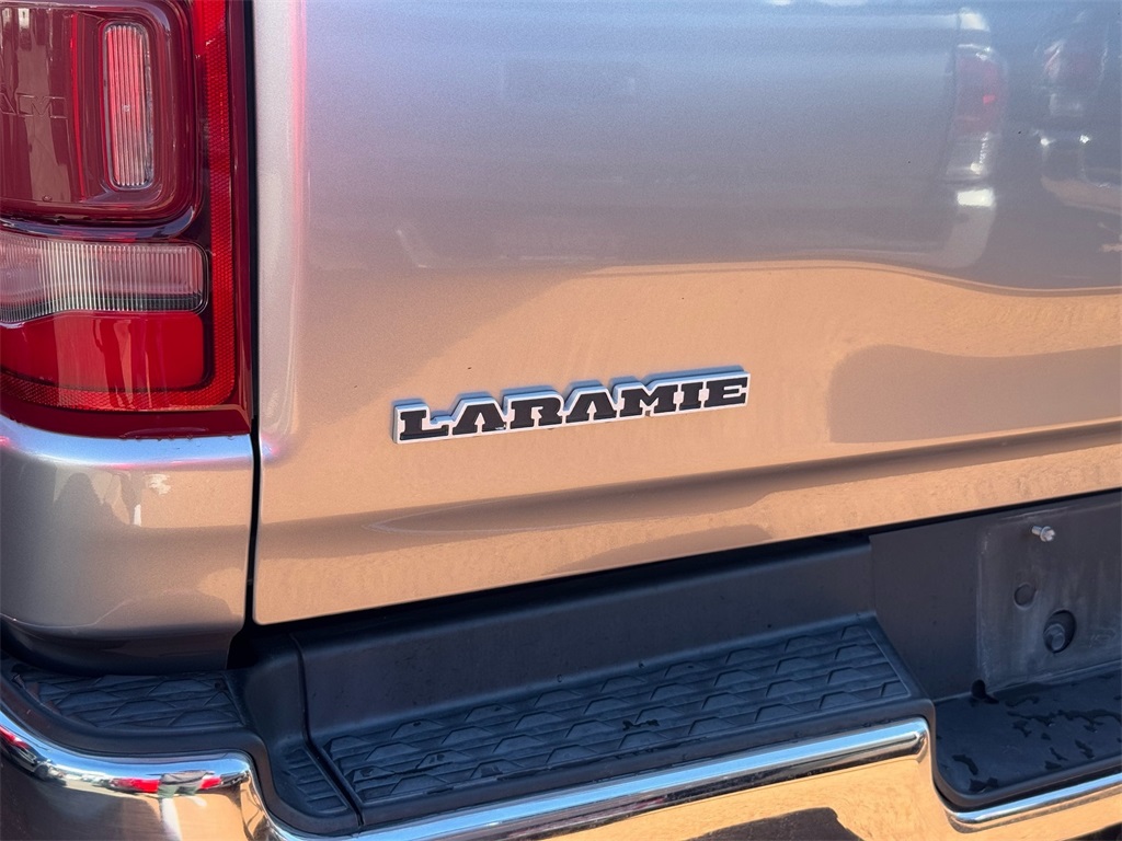 2019 Ram 1500 Laramie photo 4