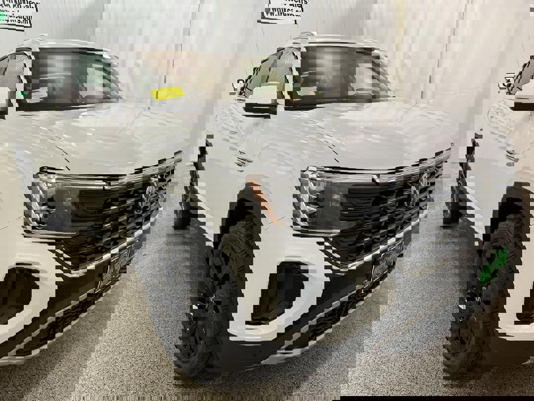 New 2025 Pure White Volkswagen 2.0T SE w/Technology image 1