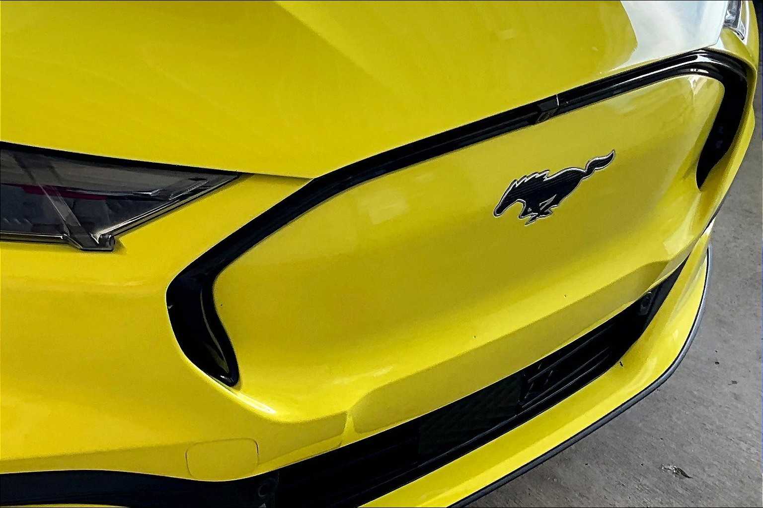 2025 Ford Mustang Mach-E Premium photo 25